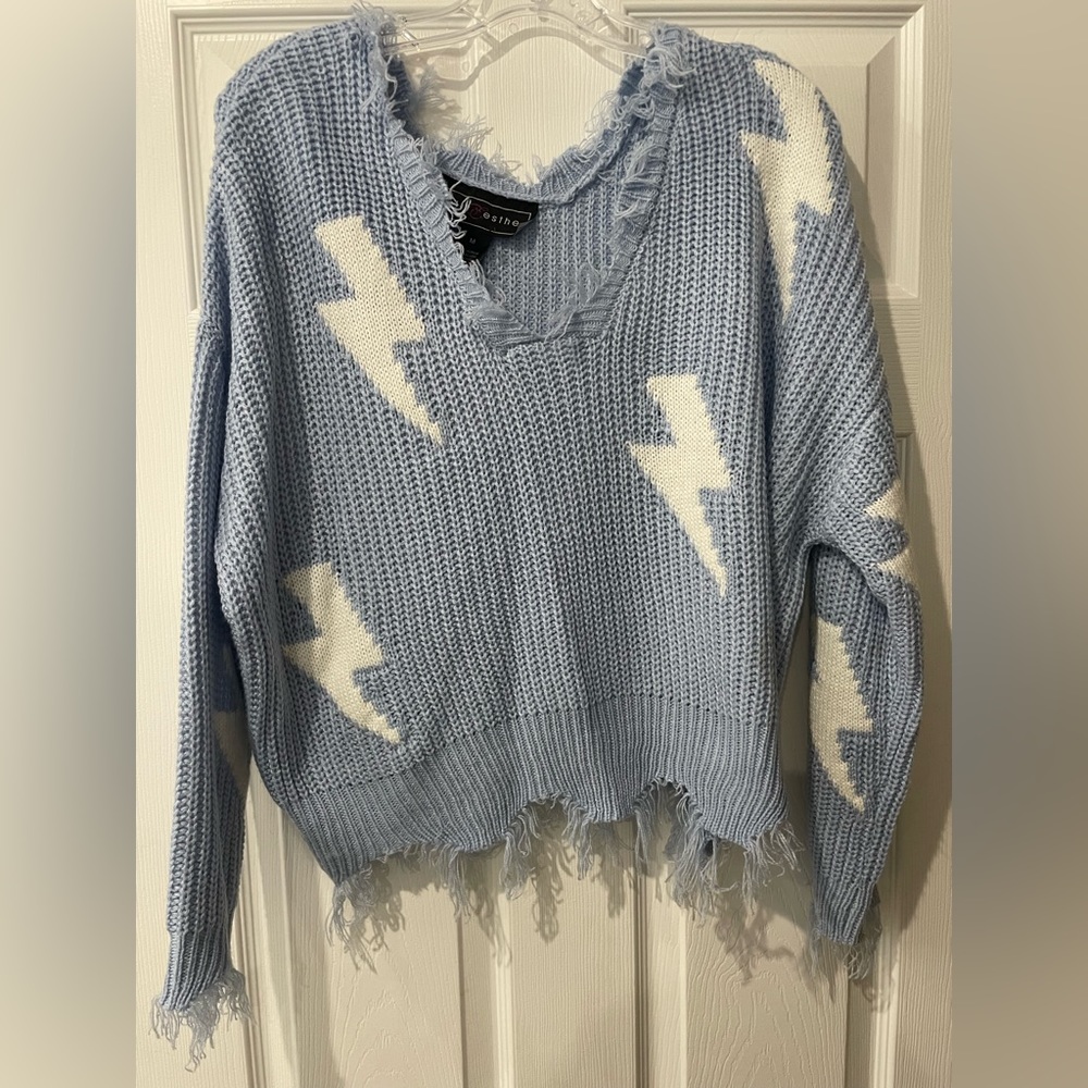 Cropped Frayed Light blue Sweater